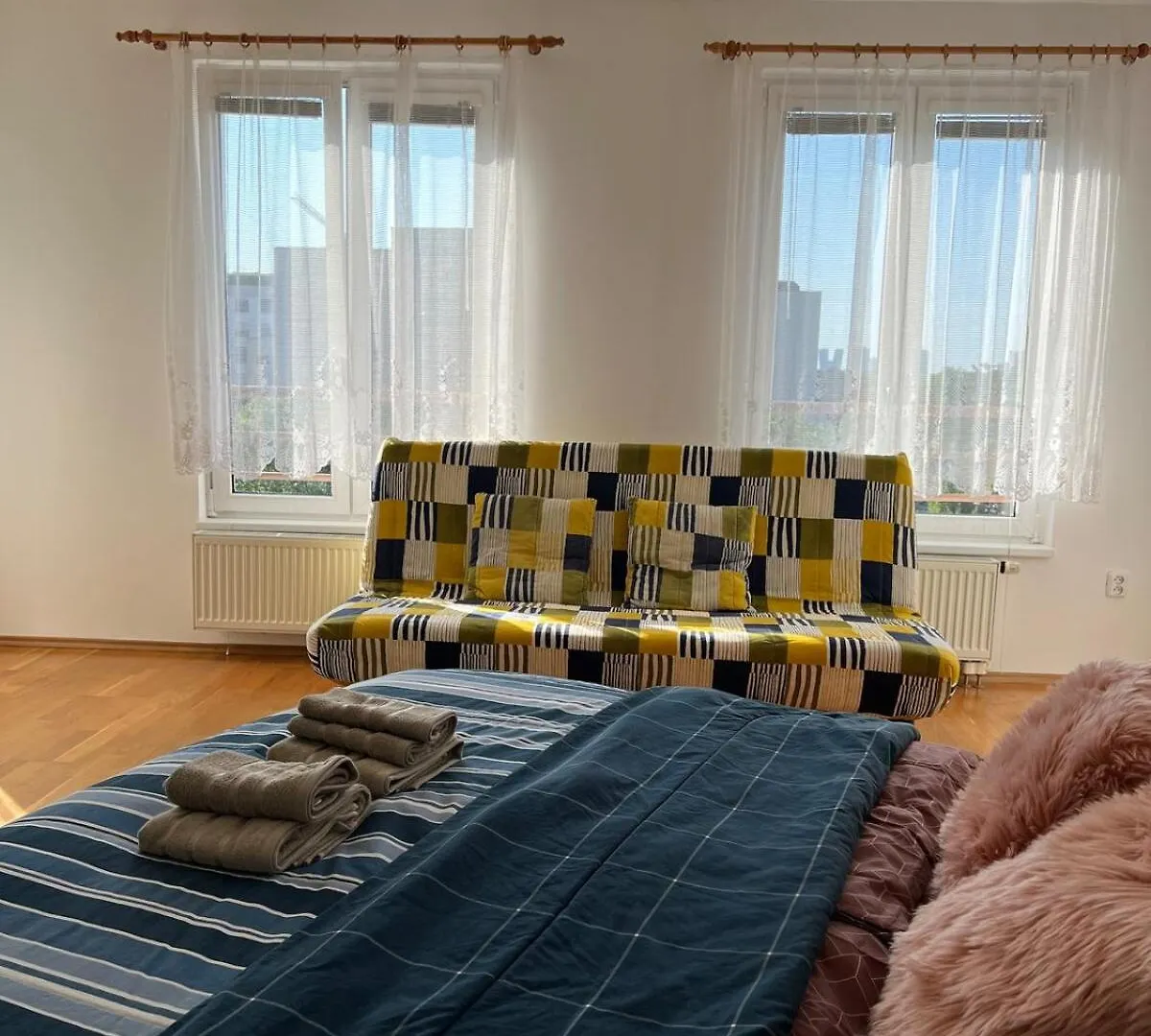 A Large 1 Bedroom Apartment With An Available Private Parking Prague 0*,