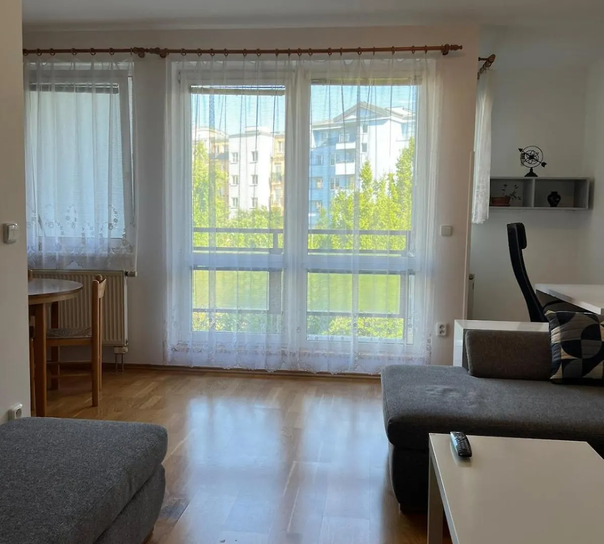 A Large 1 Bedroom Apartment With An Available Private Parking Prague