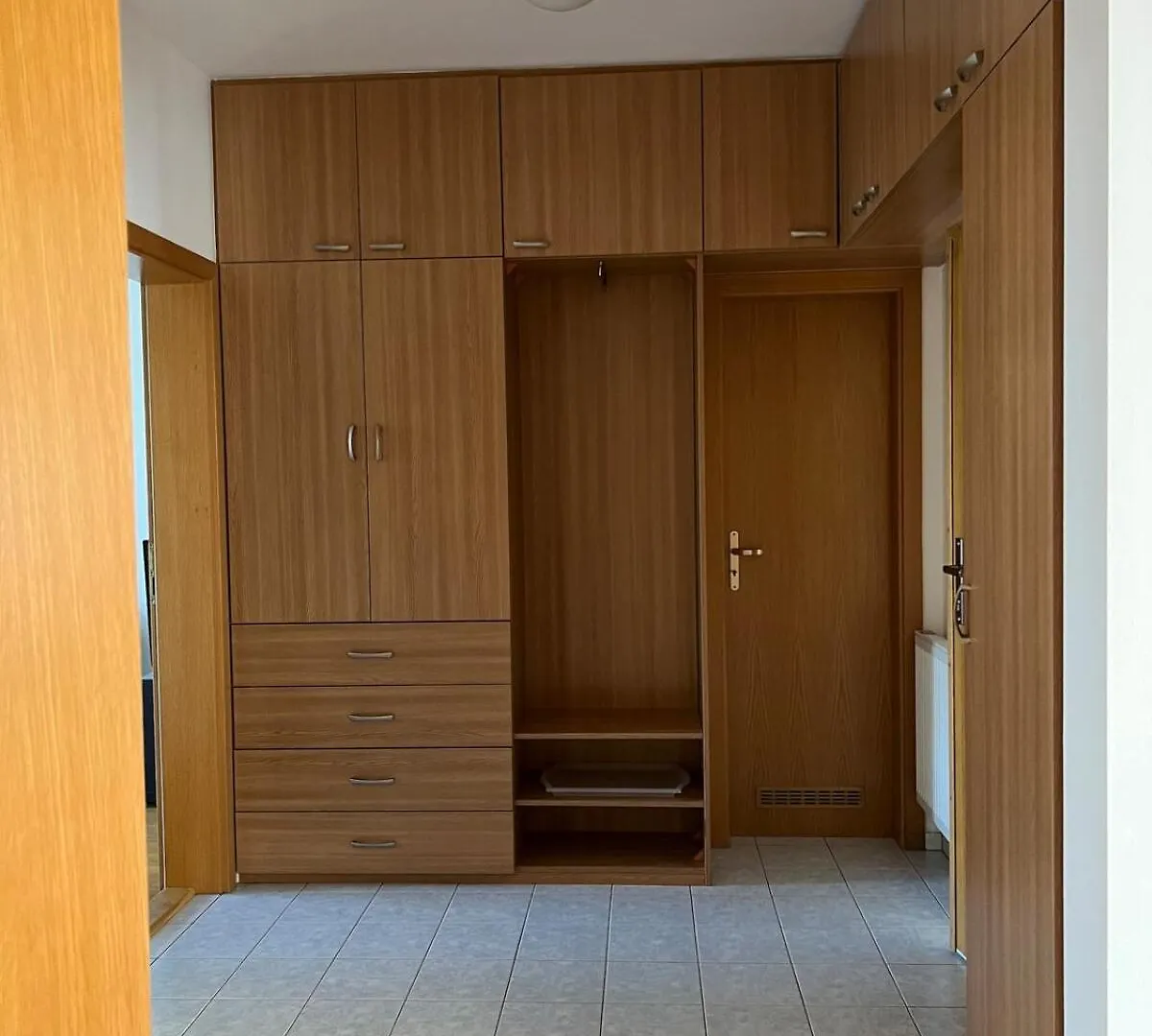 פראג A Large 1 Bedroom Apartment With An Available Private Parking צ'כיה
